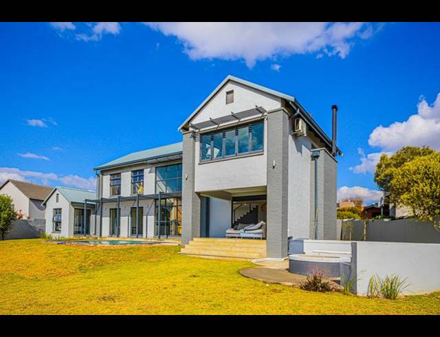 4 BEDROOM PROPERTY TO RENT IN COPPERLEAF ESTATE